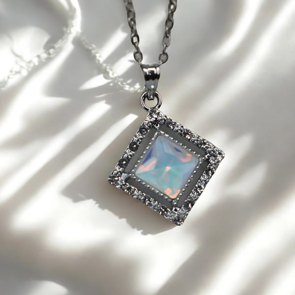 GleamStone Luxe Pendant