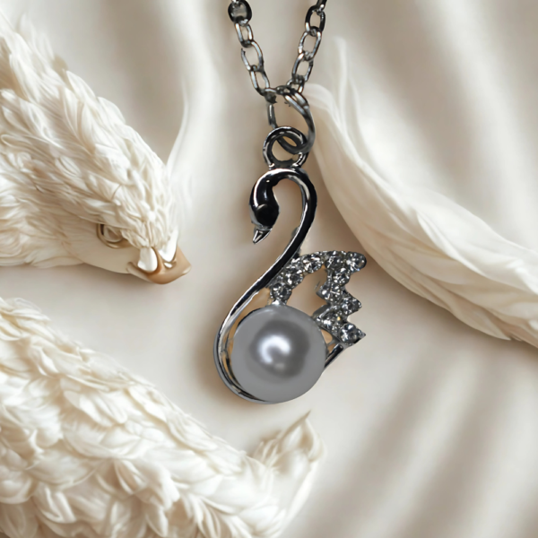 Royal Swan Elegance Pendant