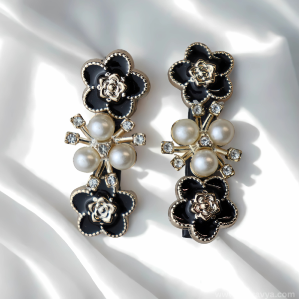 Aesthetic Noir Bloom Black Clip